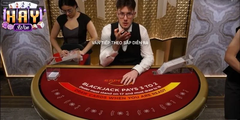 Hành động gấp đôi cược, chỉ rút thêm một lá duy nhất